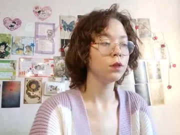 alicee_vixen – webcam model profile photo Image 16