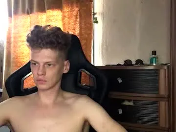 Keep_us_wild – webcam model profile photo Image 11