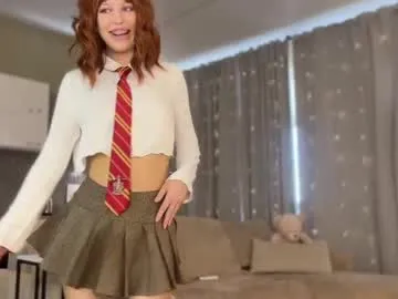 Linnea – webcam model profile photo Image 3