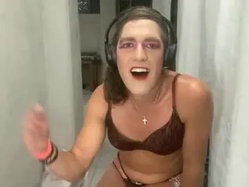 VIKITOMMY – webcam model profile photo Image 3