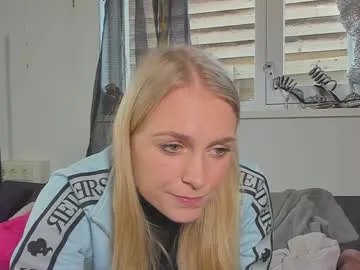 mayadashaaa – webcam model profile photo Image 6