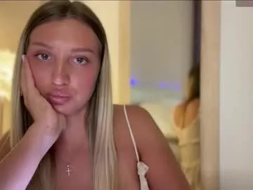 loya_best – webcam model profile photo Image 10