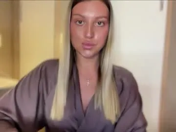 loya_best – webcam model profile photo Image 11