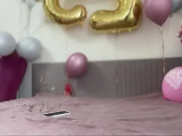 loya_best – webcam model profile photo Image 15