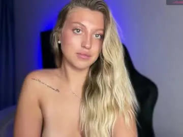 loya_best – webcam model profile photo Image 18