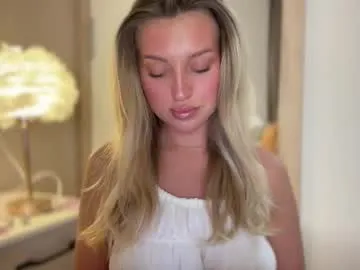 loya_best – webcam model profile photo Image 3