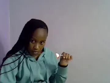 Allla – webcam model profile photo Image 3