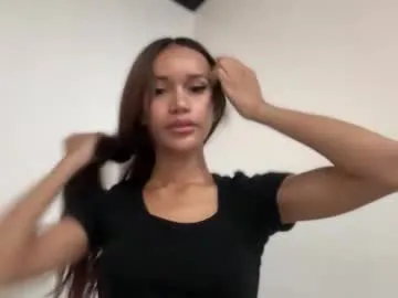 hina_porn – webcam model profile photo Image 15