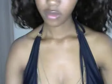 -VikkiL0vesCheese- – webcam model profile photo Image 5