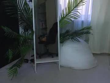 FaaBinaa – webcam model profile photo Image 5