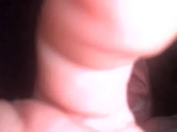 IORio2 – webcam model profile photo Image 12