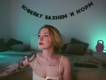 cuddlingbunnny – webcam model profile photo Image 3