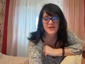 lucretiaburnaugh – webcam model profile photo Image 2