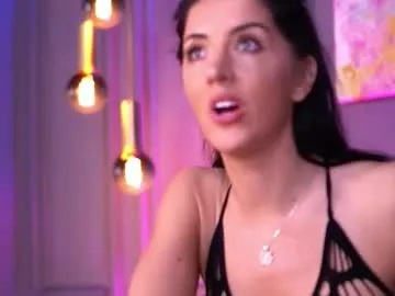 isa_crazy – webcam model profile photo Image 2