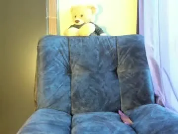 hina_porn – webcam model profile photo Image 4