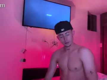 TOP_po – webcam model profile photo Image 2