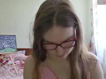 Linnea – webcam model profile photo Image 12