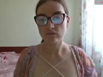 Linnea – webcam model profile photo Image 13