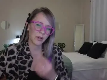 monica_blair – webcam model profile photo Image 15