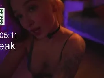 hina_porn – webcam model profile photo Image 13