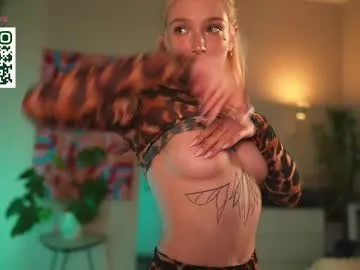 hina_porn – webcam model profile photo Image 18