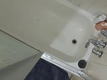 queeneliaa_ – webcam model profile photo Image 4