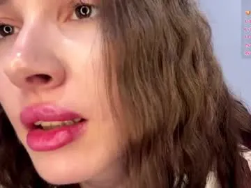 lessboobs_gh – webcam model profile photo Image 10