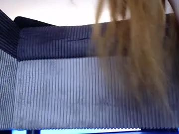 juliasane_ – webcam model profile photo Image 5