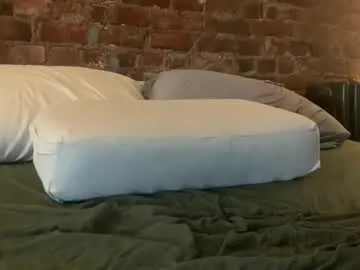 IORio2 – webcam model profile photo Image 10