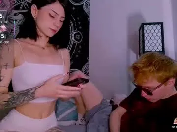 uwuxo – webcam model profile photo Image 2