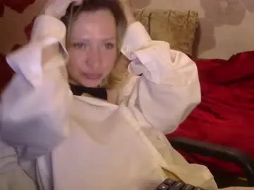 IORio2 – webcam model profile photo Image 5