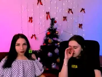 miaandmolly_ – webcam model profile photo Image 3