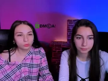 miaandmolly_ – webcam model profile photo Image 4