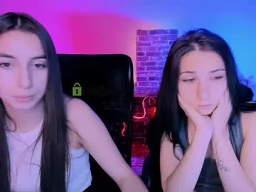 miaandmolly_ – webcam model profile photo Image 5