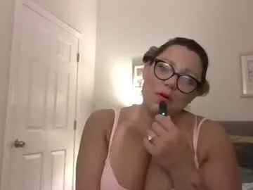 sigmasian – webcam model profile photo Image 8