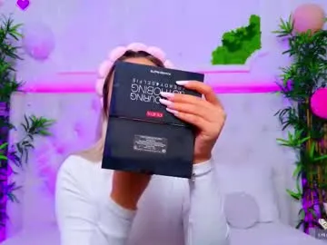 demieliss – webcam model profile photo Image 16