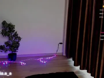 your_foxy_dream – webcam model profile photo Image 10