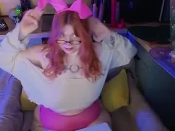 tviks – webcam model profile photo Image 15