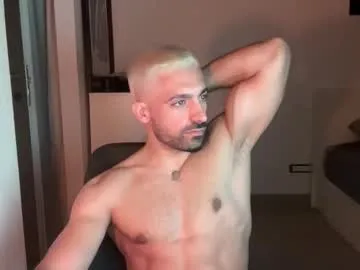 IORio2 – webcam model profile photo Image 10