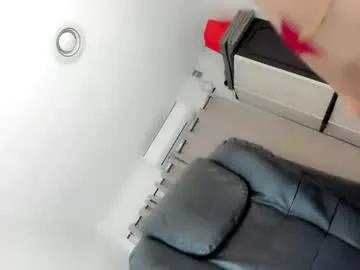 spicysluts – webcam model profile photo Image 15