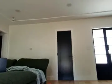 IORio2 – webcam model profile photo Image 11