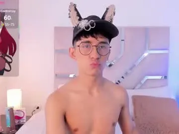 glasses_cat – webcam model profile photo Image 3