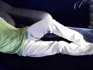 VIKITOMMY – webcam model profile photo Image 11