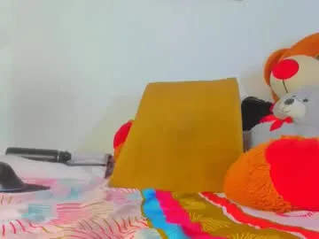 TOP_po – webcam model profile photo Image 5