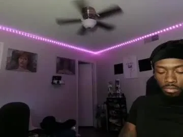 AntonioWest – webcam model profile photo Image 8