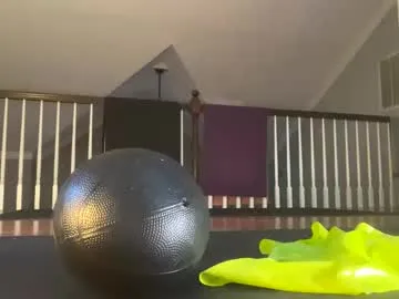 TOP_po – webcam model profile photo Image 16