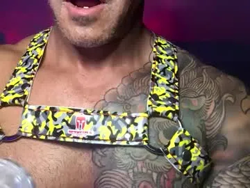 TOP_po – webcam model profile photo Image 4