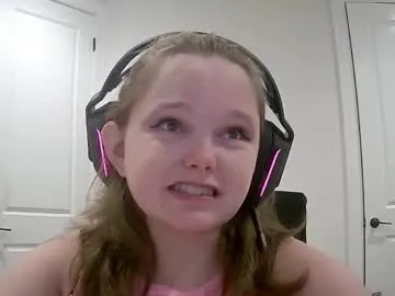 IORio2 – webcam model profile photo Image 3