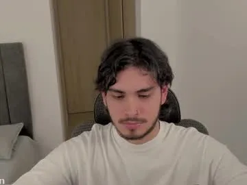 IORio2 – webcam model profile photo Image 15