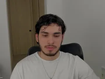 IORio2 – webcam model profile photo Image 5